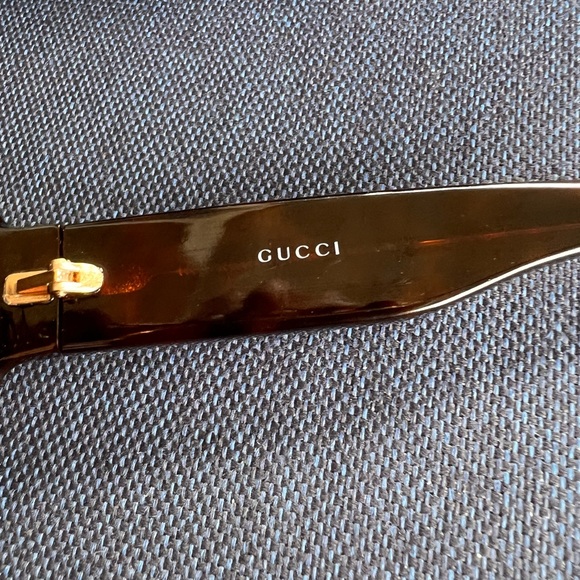 GUCCI SUNGLASSES IN EXCELLENT USED CONDITION - Picture 9 of 13